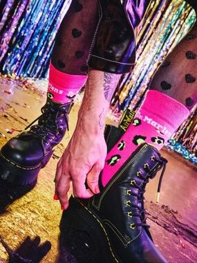 NWT Unisex Dr. Martens Fuchsia Pink Leopard Crew Socks